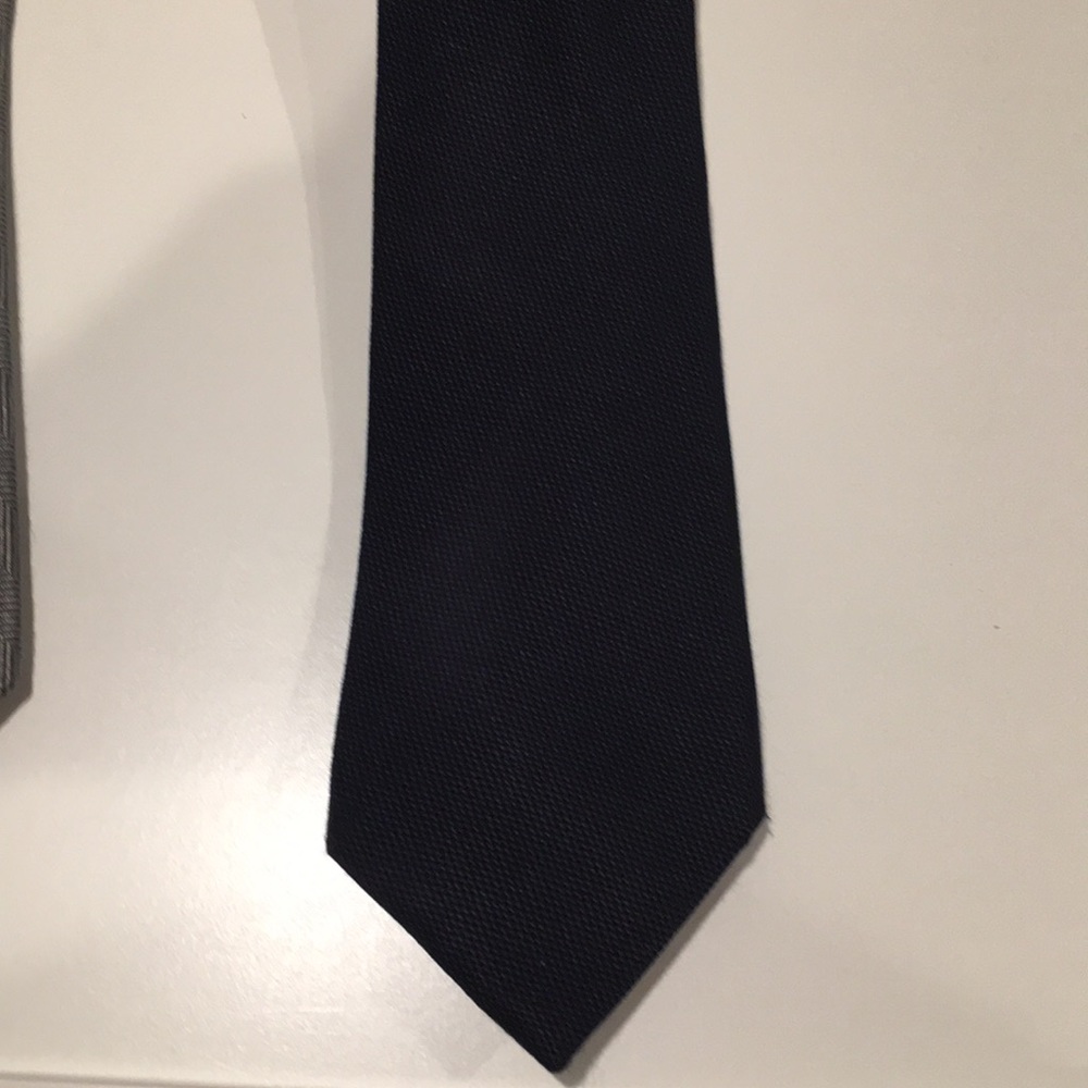 5/$25 Guy Laroche midnight blue reg width tie